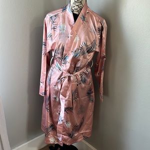 Silky robe with tie, beautiful pink flower fabric